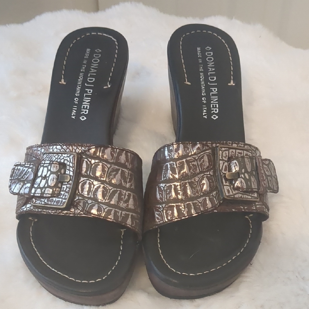 Donald J. Pliner Women's Metallic Slide Sandals